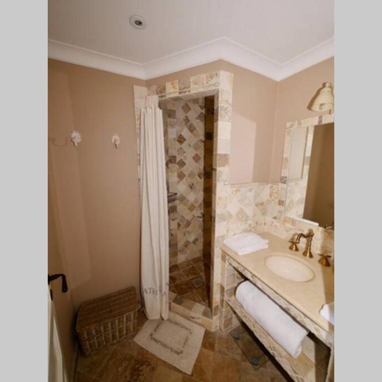 BORD DE MER - AC, WIFI, chic, sea view, beach 2 minutes walk - Appartement 2 Chambres - 17
