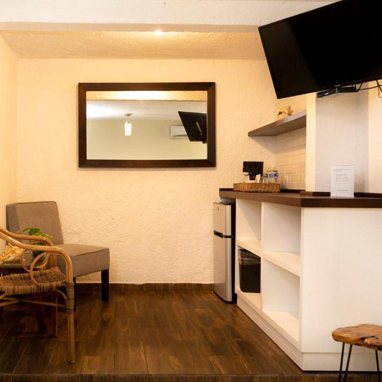 Hotel Amar Inn - Double Room with Two Double Beds - Ground Floor - 11