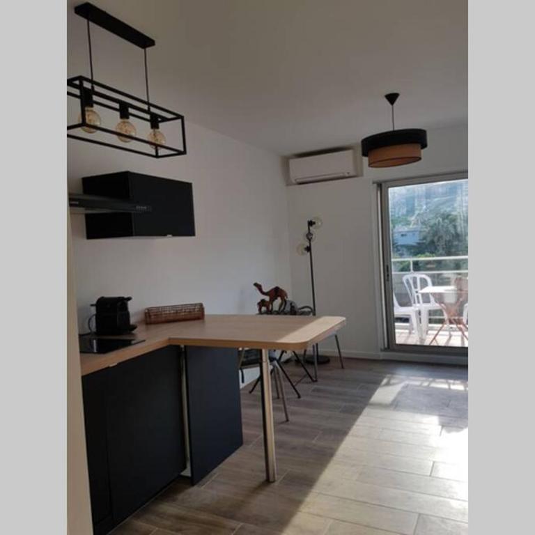 Appartement deux pièces , climatisé, terrase, Cavalaire - Apartamento de 1 dormitorio - 21