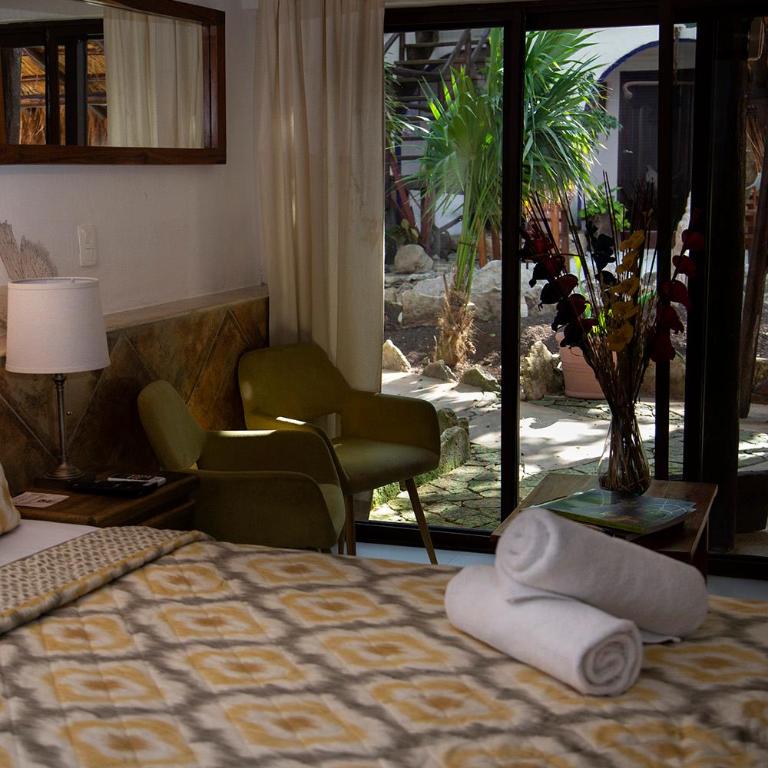 Hotel Amar Inn - Bungalow with Garden View - 4