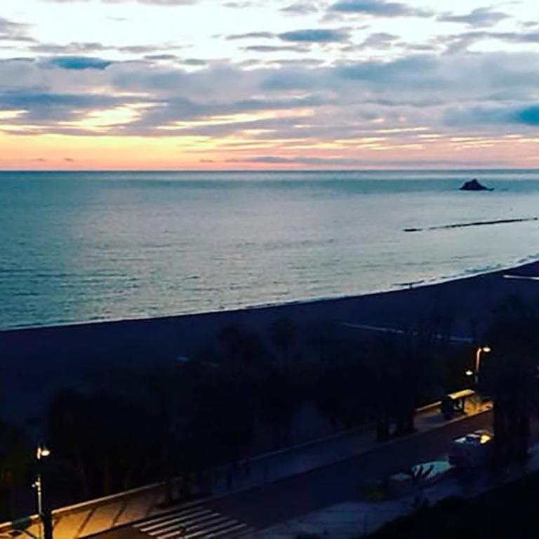 APARTAMENTO EN LA PLAYA CON VISTAS DE ENSUEÑO - Apartamento - 19