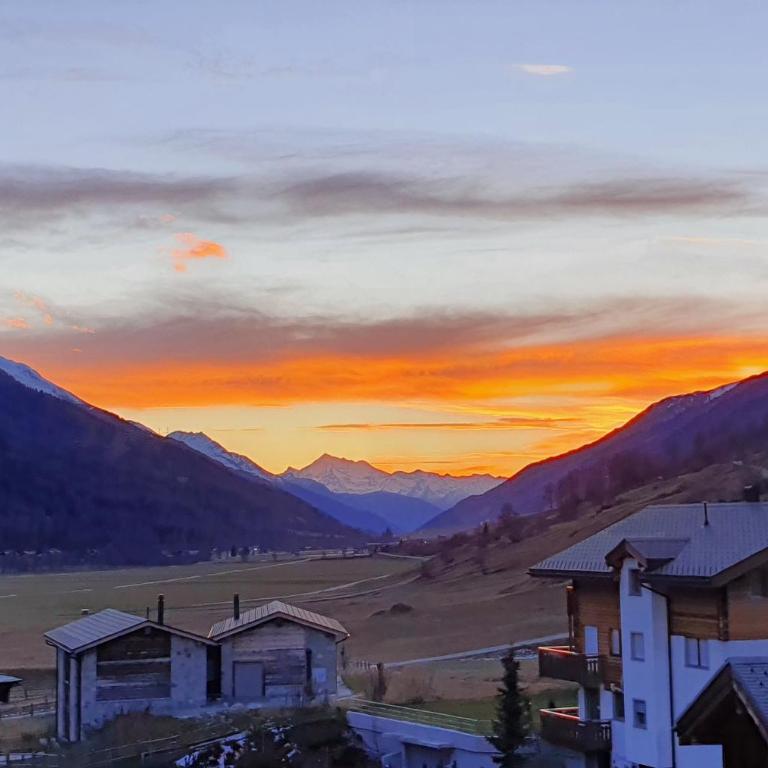 Chalet Breithorn- Perfect for Holiday with Amazing View! - Apartment C mit Bergblick - 2