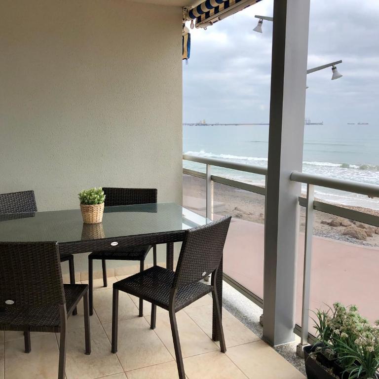 PINEDA BEACH 1a línea de mar & parking - Apartment with Sea View - 19