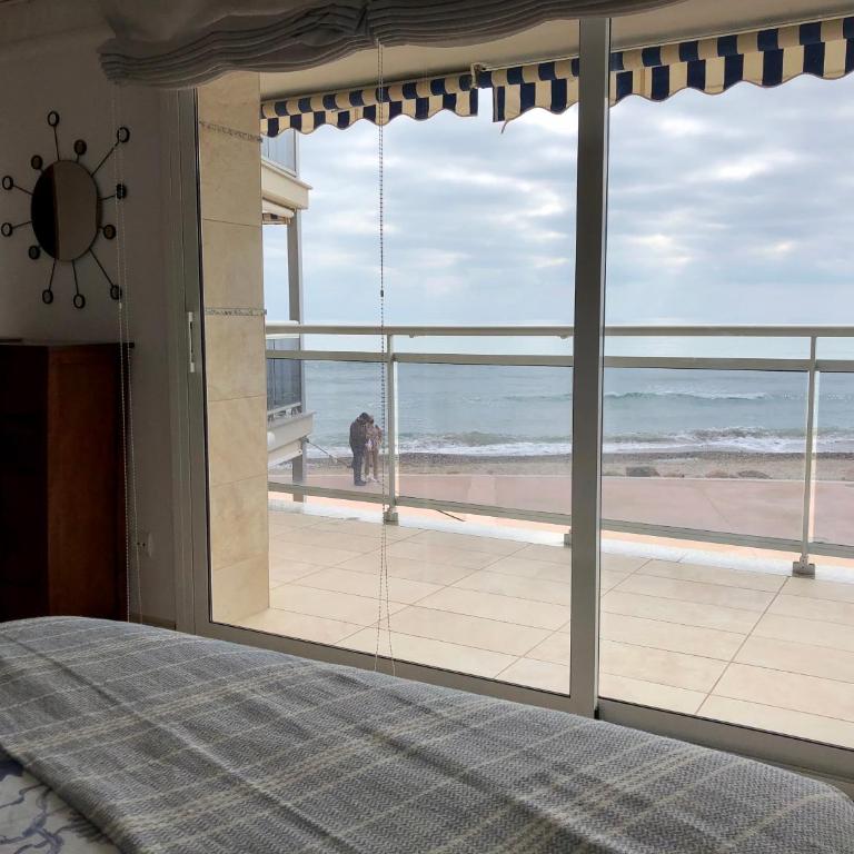 PINEDA BEACH 1a línea de mar & parking - Apartment with Sea View - 27