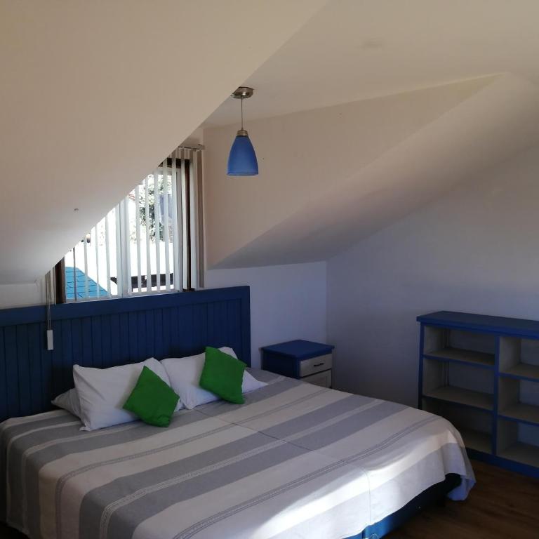 Cabañas Tr'eje - Family Room with Lake View - 5