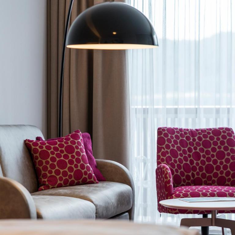 Seehotel Vinzenz - Kleines Doppelzimmer mit einem Balkon und Seeblick - 12