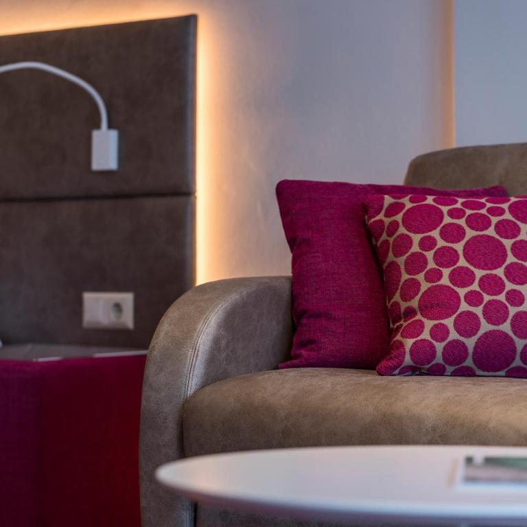 Seehotel Vinzenz - Kleines Doppelzimmer mit einem Balkon und Seeblick - 11