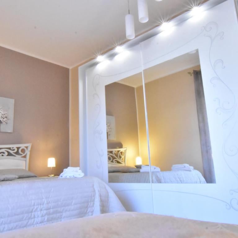Bed and Breakfast Il Girasole - Camera Tripla con Bagno Privato Esterno - 1