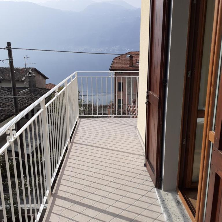 B&B-FORESTERIA Casa Della Musica Lake Como - Camera Matrimoniale con Balcone e Vista Lago - 11