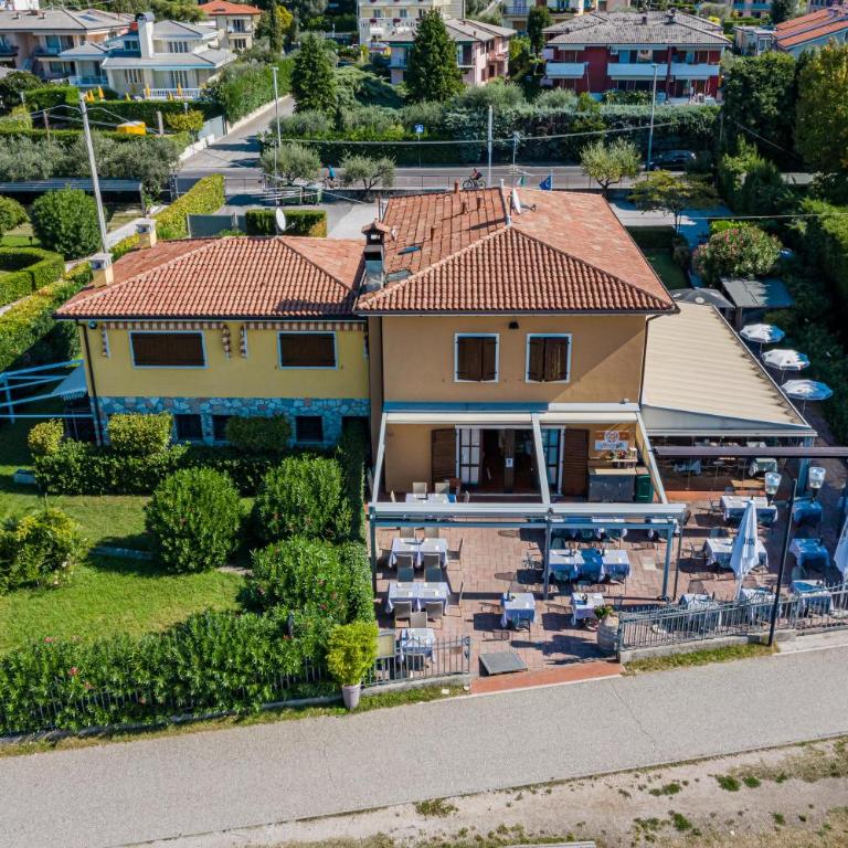 Locanda Le Palafitte - Camera Matrimoniale/Doppia con Letti Singoli con Vista Lago. - 12