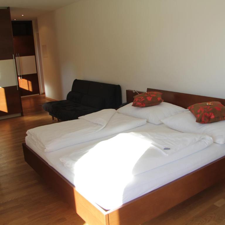 Garni - Hotel Am Burghuegel - Vierbettzimmer - 1