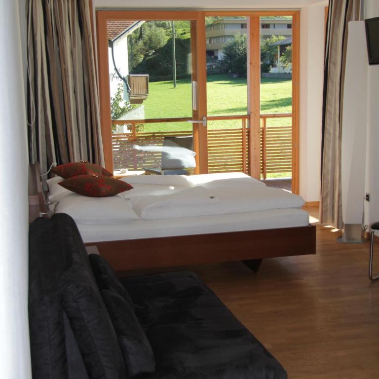 Garni - Hotel Am Burghuegel - Vierbettzimmer - 5