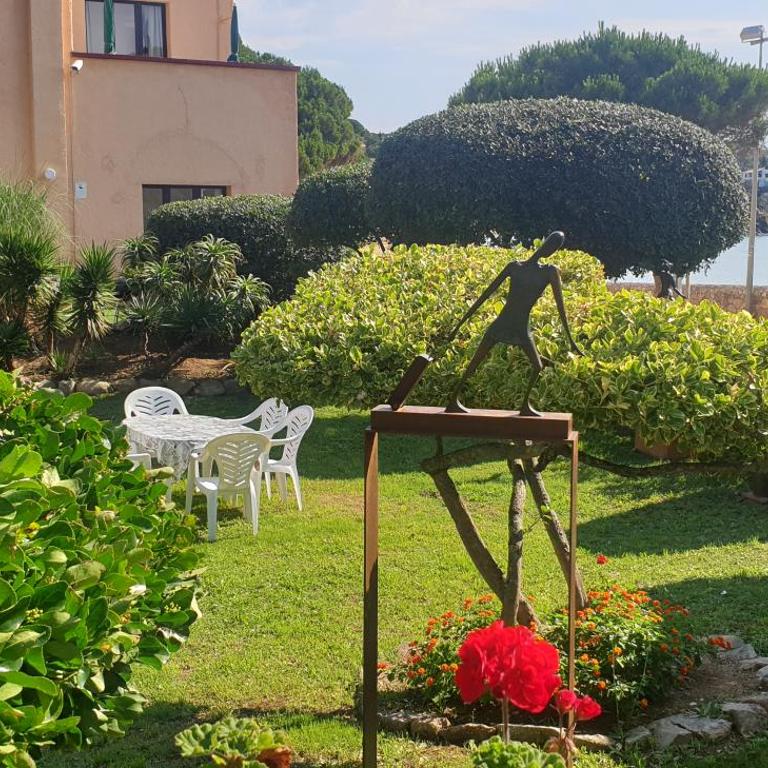 Casa con jardín a 25 metros de la playa. LA T. - Casa de 3 dormitorios - 40