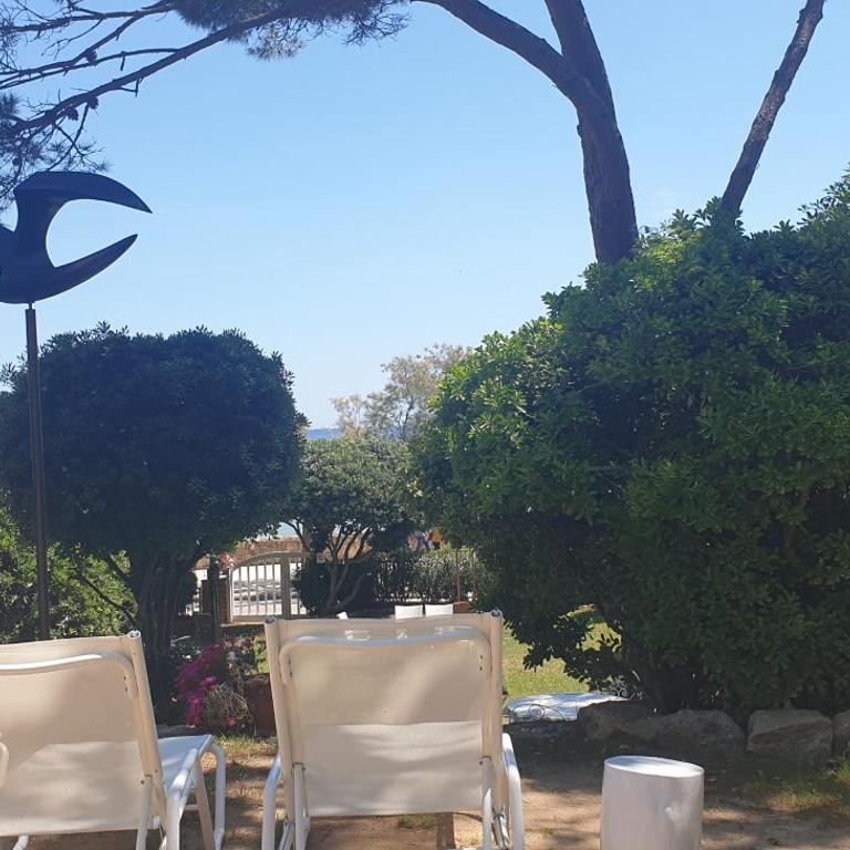 Casa con jardín a 25 metros de la playa. LA T. - Casa de 3 dormitorios - 47