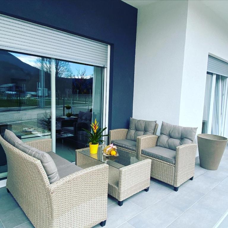 River Luxury House - Three-Bedroom Villa - 15