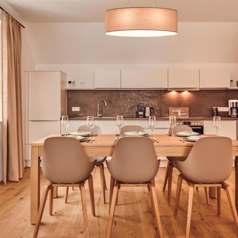die Tauplitz Lodges - Alm Lodge A13 by AA Holiday Homes - Apartment mit Blick auf die Berge - 6