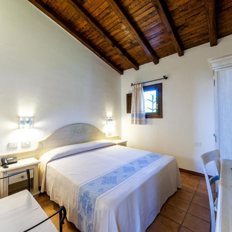 Hotel Costa Caddu - Suite con 3 Camere da Letto e Piscina - 6