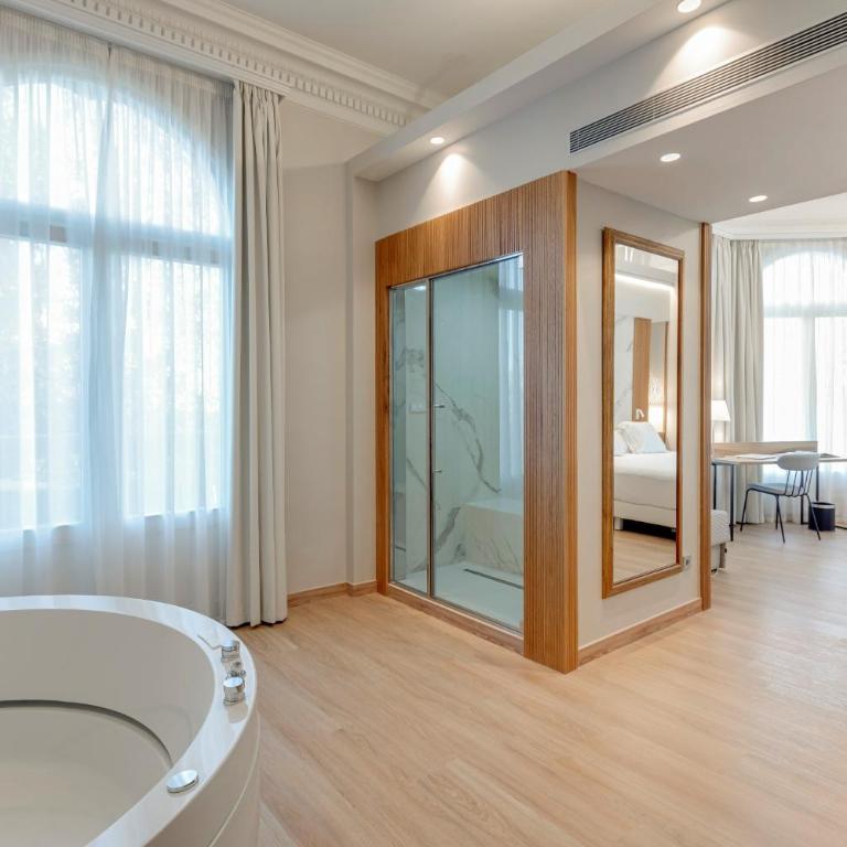 Hotel Boutique Mirlo Barcelona - Suite Mirlo with Hammam, Hydromassage Bathtub and Sauna - 2