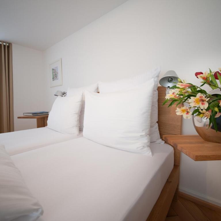 Hotel Engel - Lindauer Bier und Weinstube - Kleines Doppelzimmer - 1