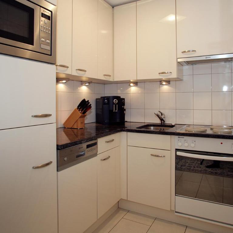 Baron / Baronesse Apartments - Deluxe Studio - 3