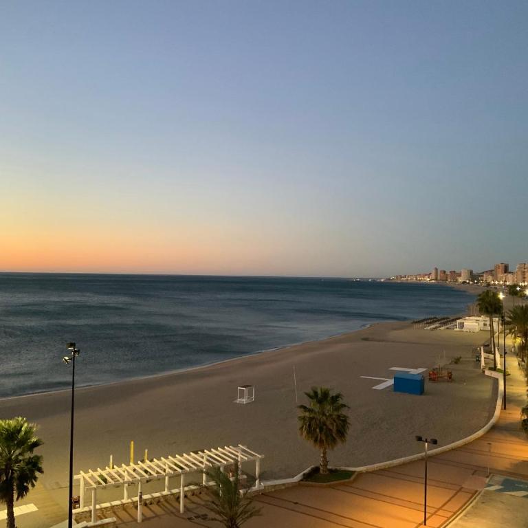 APARTAMENTO EN PRIMERA LINEA/BEACHFRONT APARTMENT - Apartamento de 3 dormitorios - 88