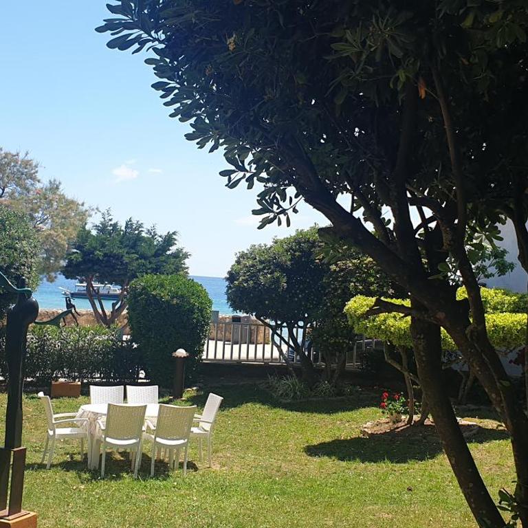 CASA CON JARDÍN A 35 METROS DE LA PLAYA. BR. - Casa de 3 dormitorios - 9
