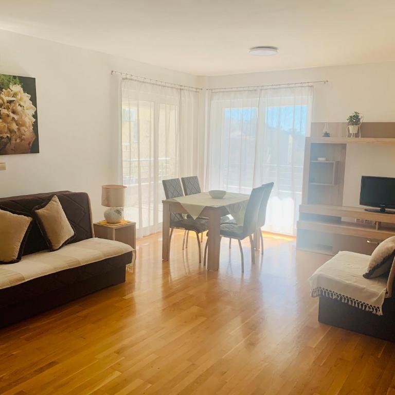Sunday Apartment Petrovac - One-Bedroom Apartment - 3