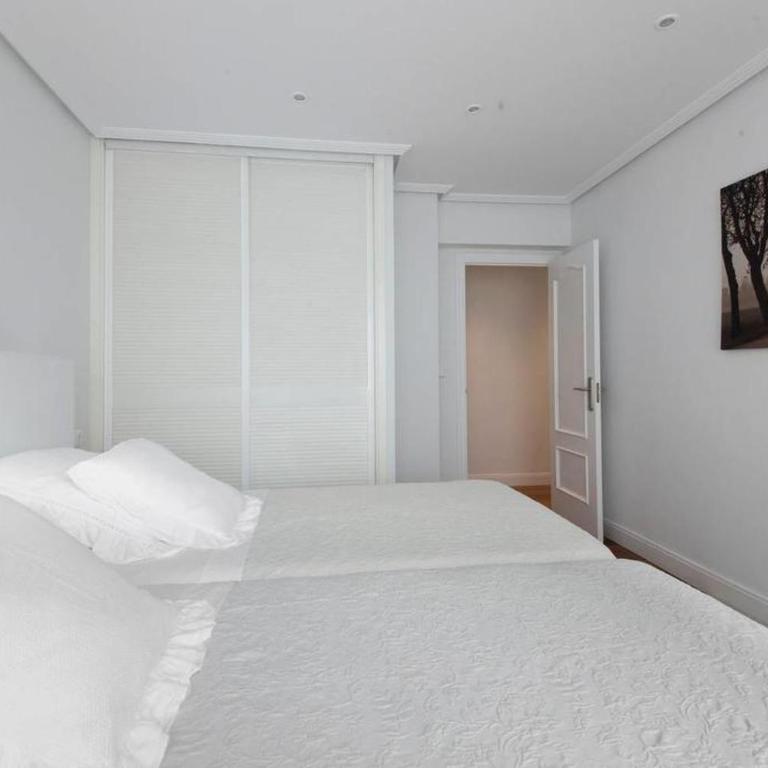 ONDARRETA STAYS with independent entrance - Habitación Doble Superior - 2 camas - 5