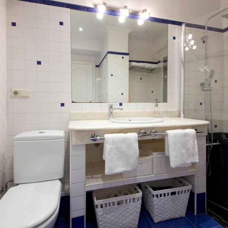 ONDARRETA STAYS with independent entrance - Habitación Doble Superior - 2 camas - 6