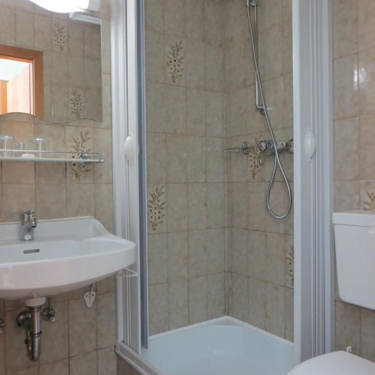 Garni Haus Jagerwirt - Standard Double Room with Balcony - 5