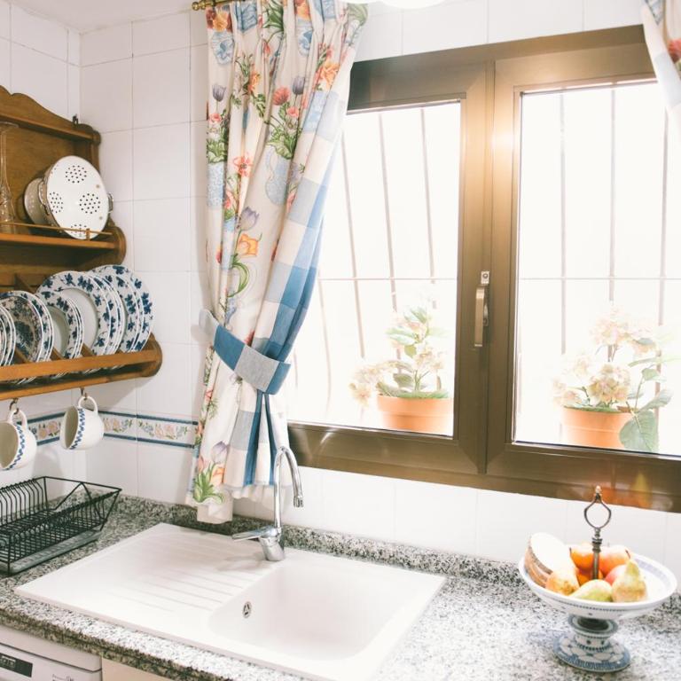 Bright apartment in the city center - Apartment - 87