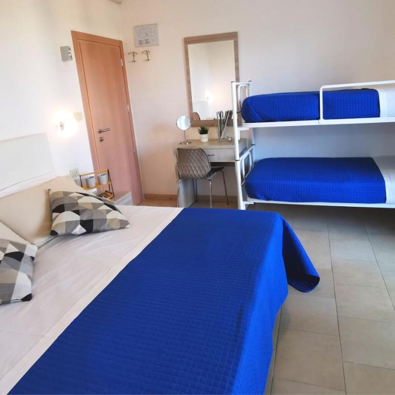 Hotel Bellini - Standard Quadruple Room - 4