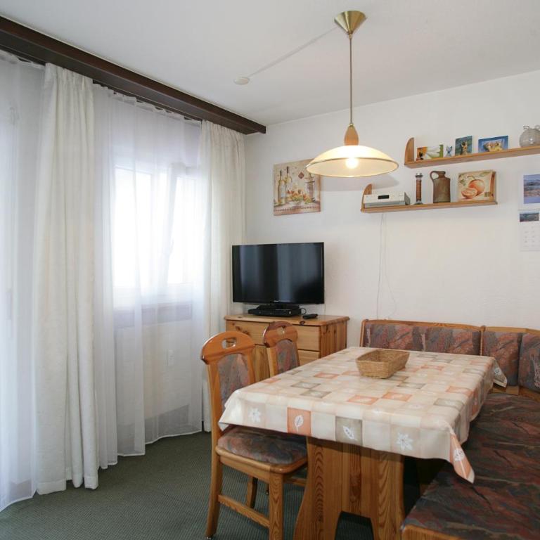 Baron / Baronesse Apartments - Standard Studio - 17