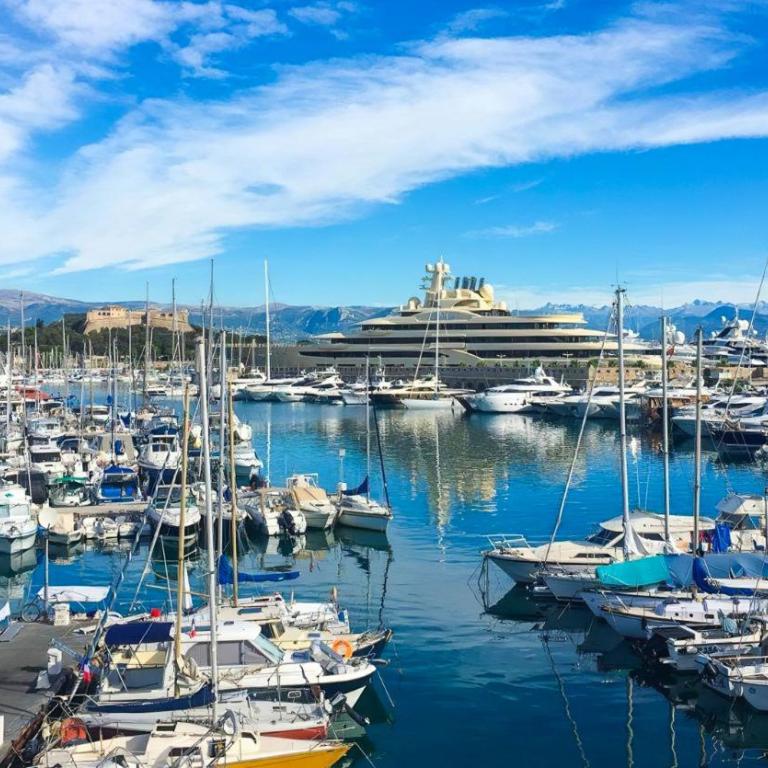 Nice Renting - MASSENA - LOFT - HEART of VIEIL ANTIBES - THE MARKET WITH SEA VIEW - Appartement 1 Chambre - 37
