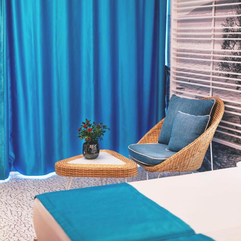 Carine Hotel Kumbor Superior - Deluxe Double or Twin Room with Balcony - 7