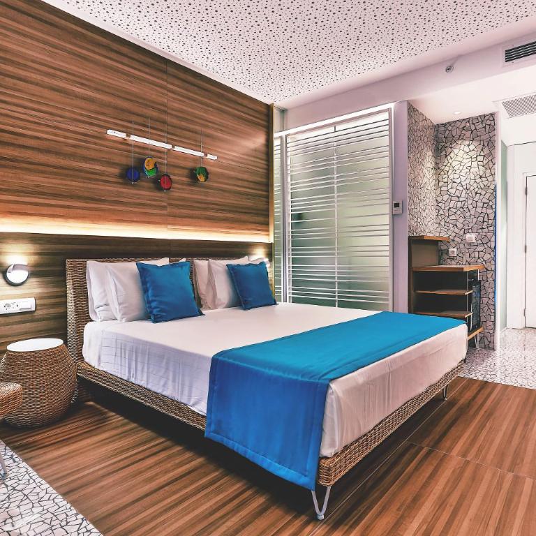 Carine Hotel Kumbor Superior - Deluxe Double or Twin Room with Balcony - 8