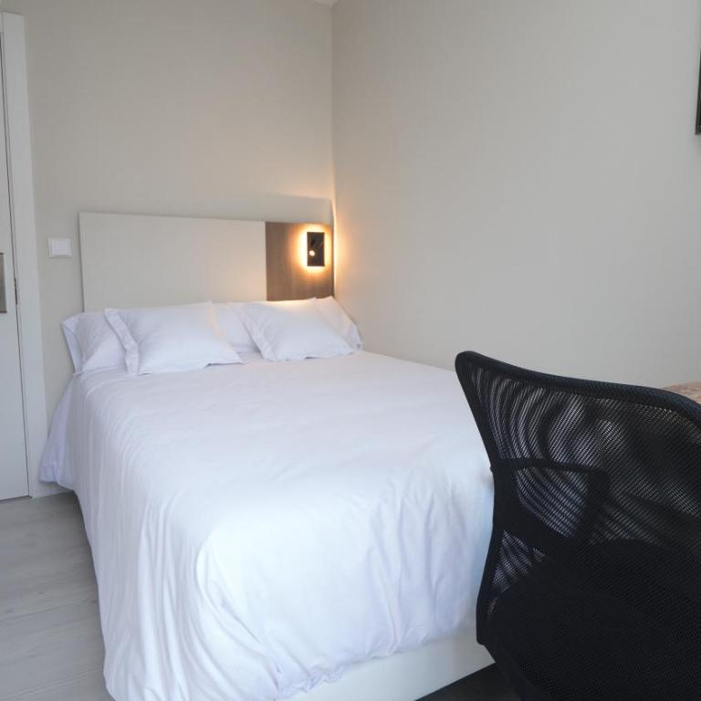 Hotel Ciudadela Pamplona - Habitación Individual con balcón - 2