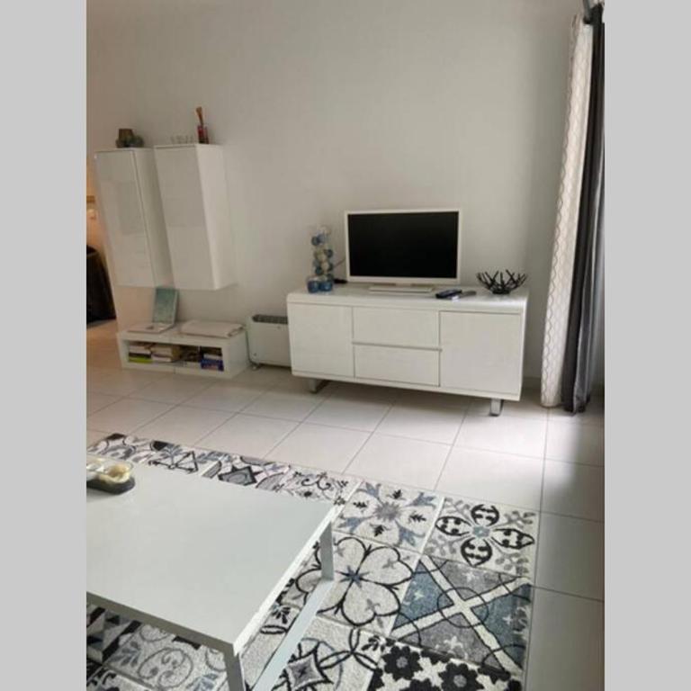 app Le Rocazur avec piscine et parking en bord de mer à 500M du centre ville - Appartement 2 Chambres - 19