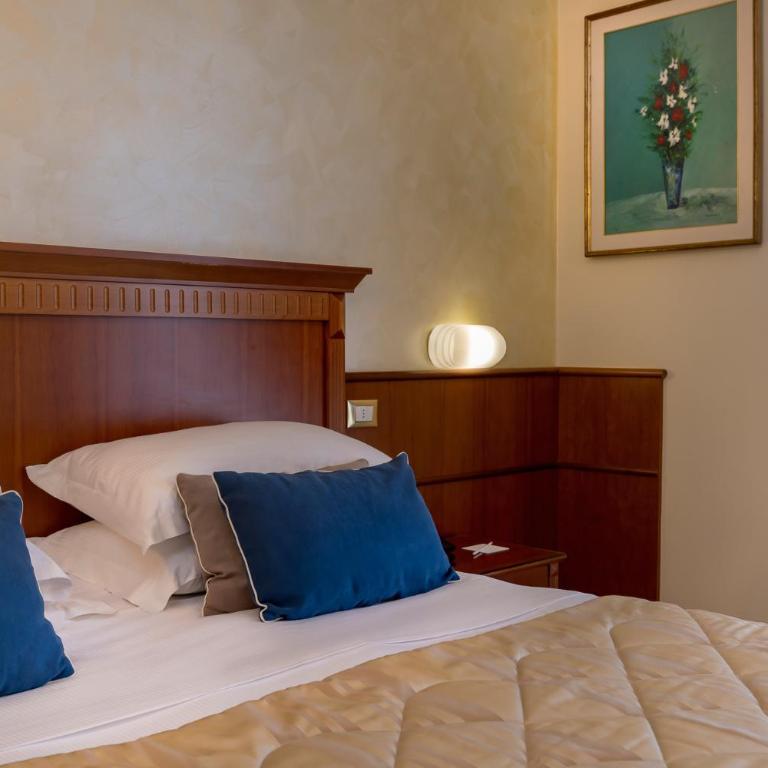 Hotel Bellevue by OasiGroup Hotels - Camera Quadrupla con Vista Mare Laterale - 1
