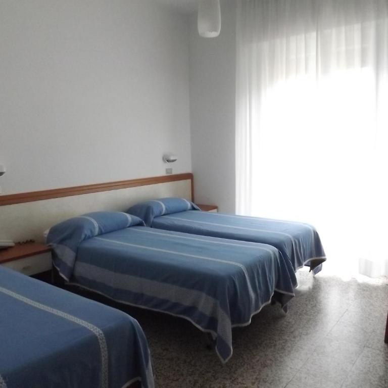 Hotel Tura - Camera Tripla con Balcone - 2