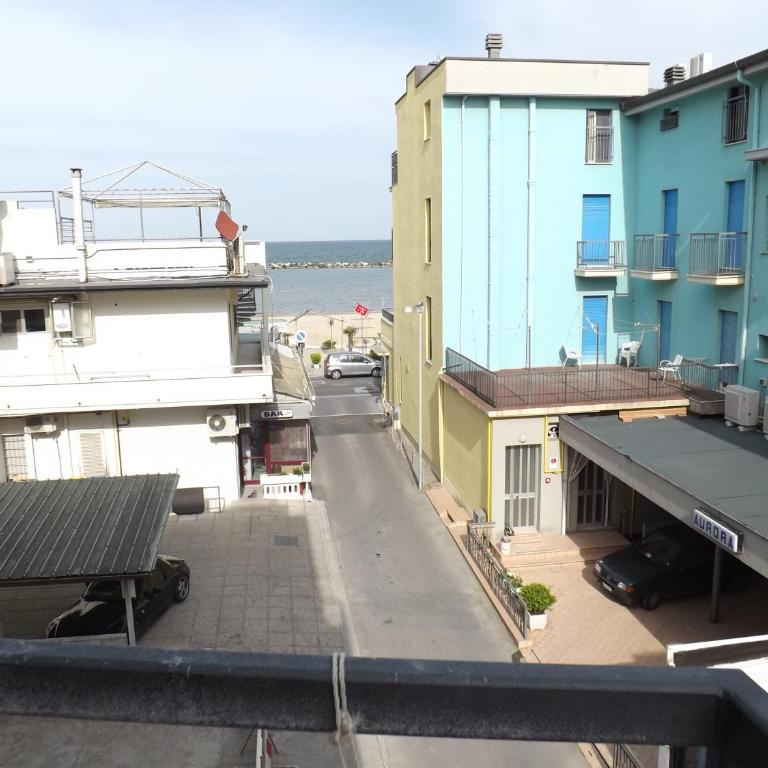 Hotel Tura - Camera Matrimoniale con Balcone - 12