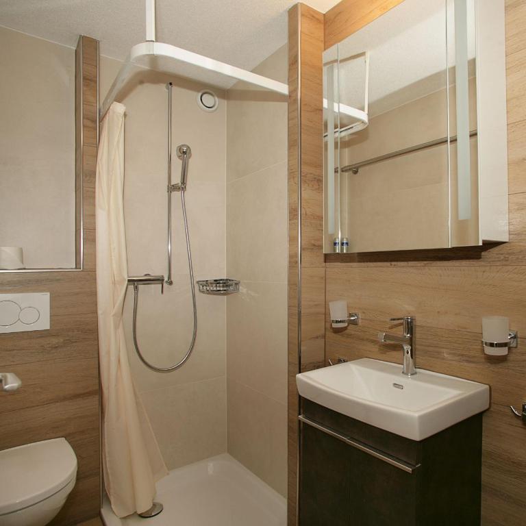 Baron / Baronesse Apartments - Deluxe Apartment - 6