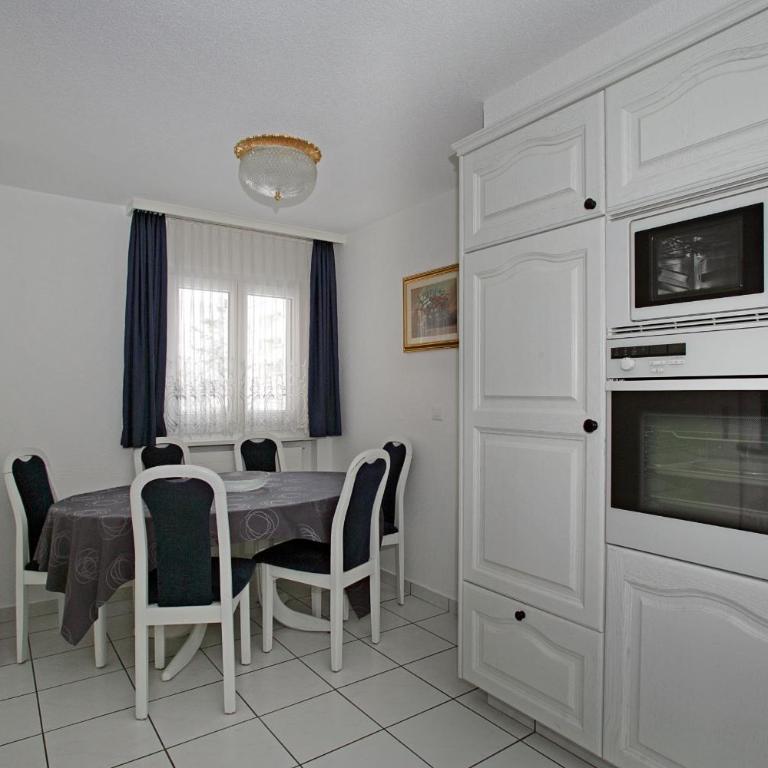 Baron / Baronesse Apartments - Deluxe Apartment - 8