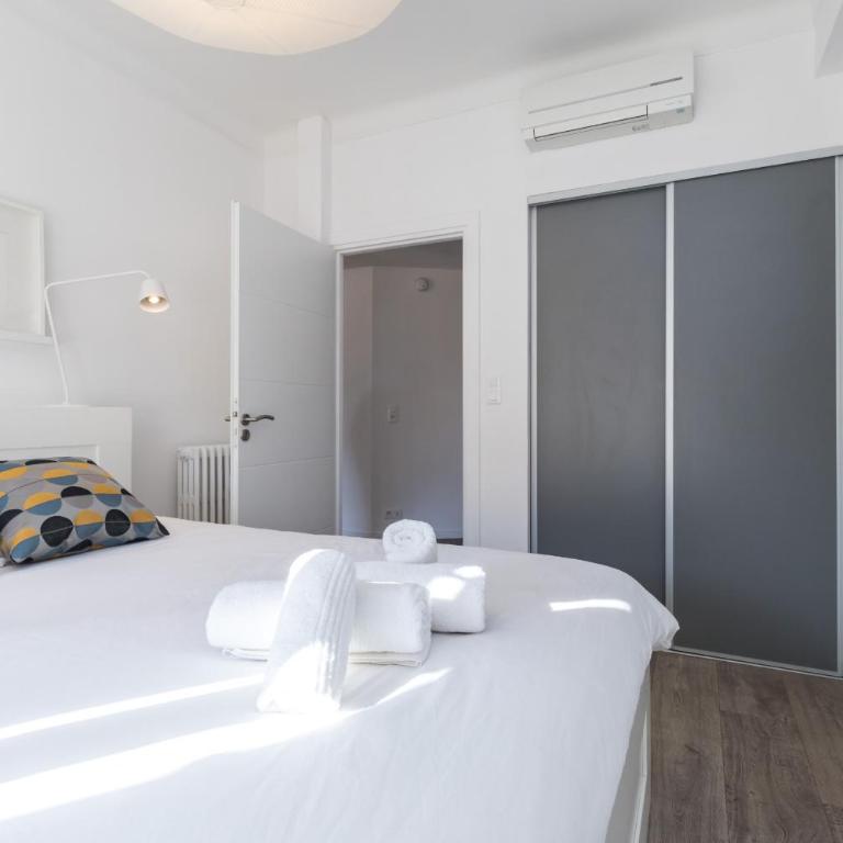 Cosy 1 Bdr near Garibaldi Square - Top Floor & AC - Appartement - 22