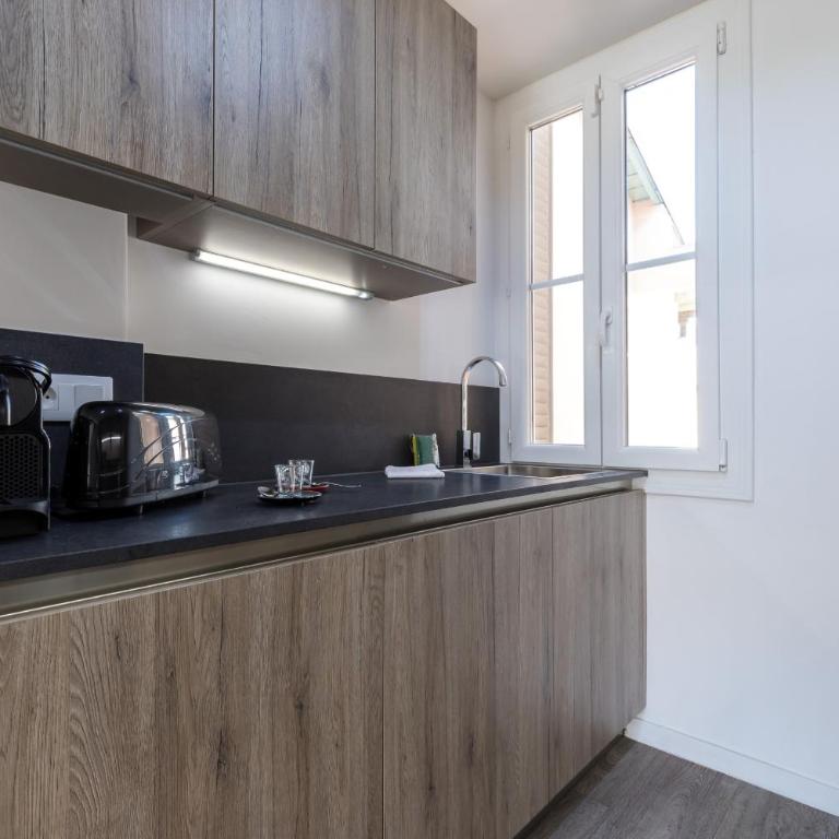 Cosy 1 Bdr near Garibaldi Square - Top Floor & AC - Appartement - 17
