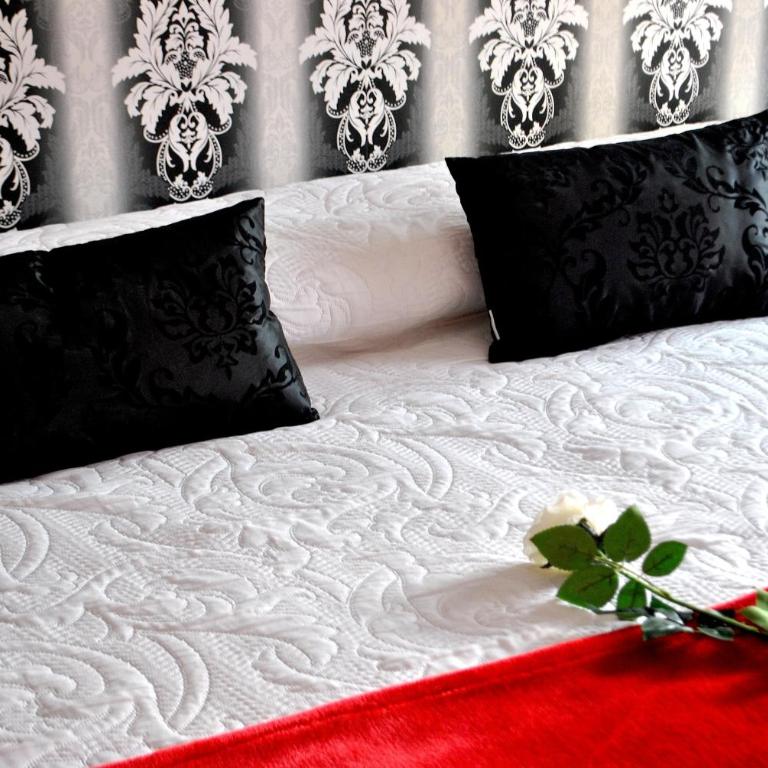 Madrid City Rooms - Superior Double Room with Balcony - 9