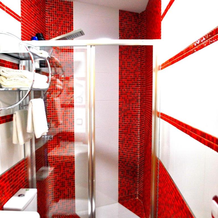 Madrid City Rooms - Superior Double Room with Balcony - 4