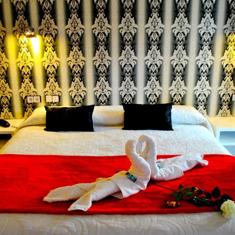Madrid City Rooms - Superior Double Room with Balcony - 10
