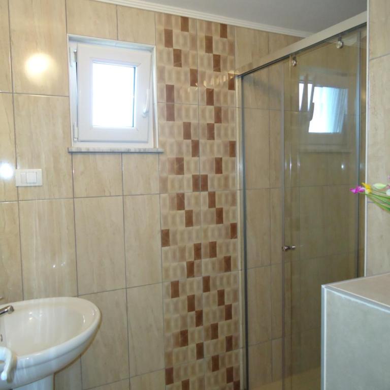 Vila Nina Donji Štoj - Apartment with Balcony - 11