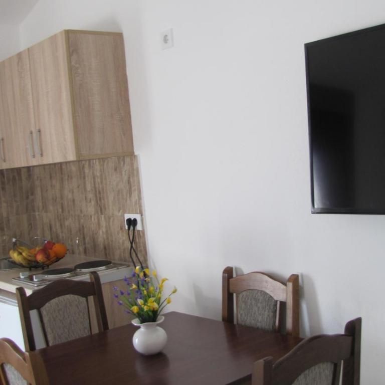 Vila Nina Donji Štoj - Apartment with Balcony - 9